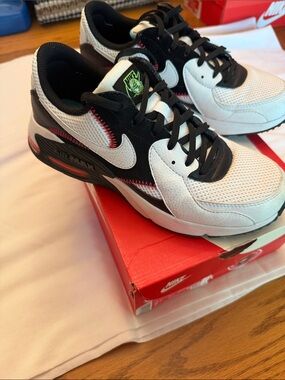 Nike Women's White, Black & Red Athletic Sneakers